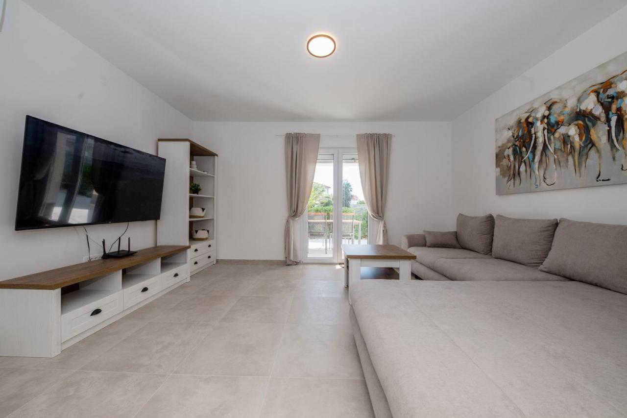Peaceful Haven Near The Sea-Apartments Torlak Rab Banjol Luaran gambar