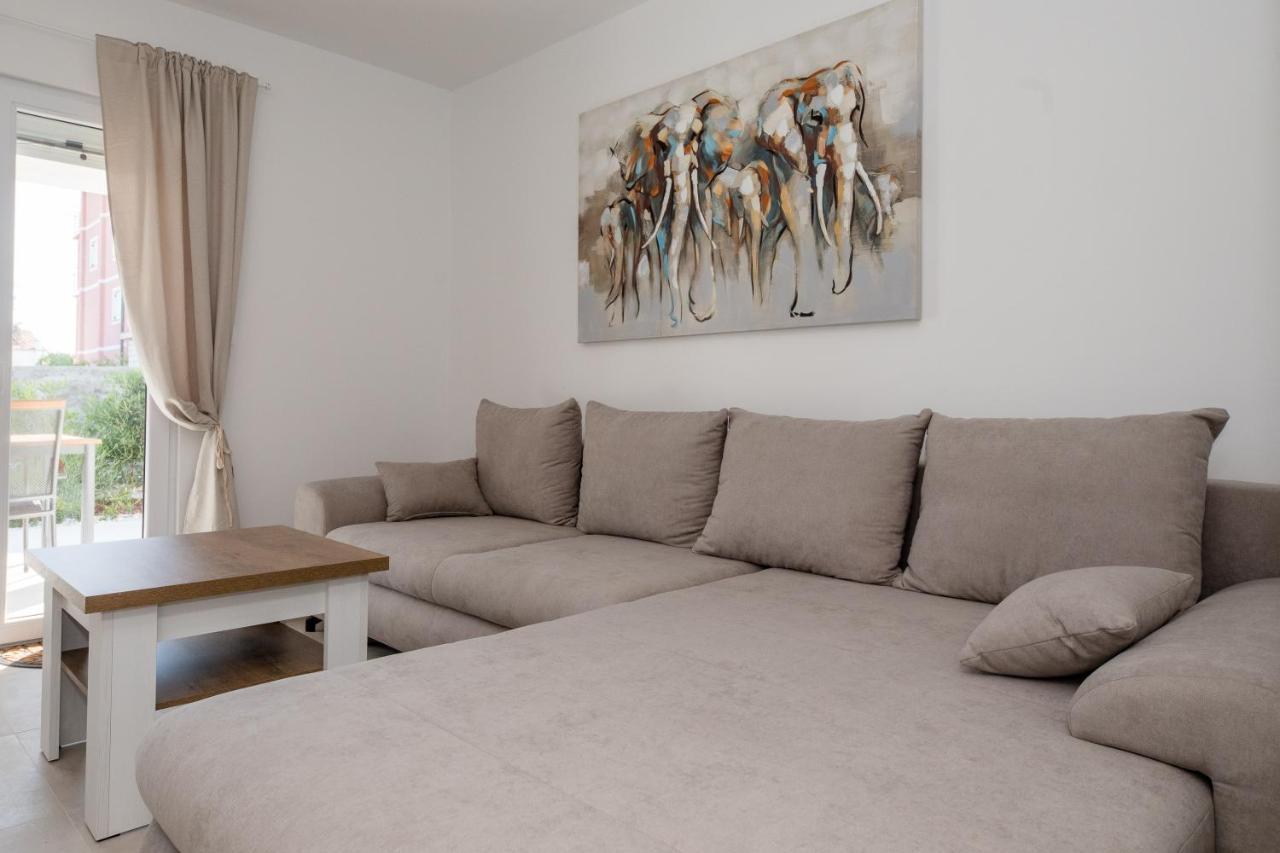 Peaceful Haven Near The Sea-Apartments Torlak Rab Banjol Luaran gambar