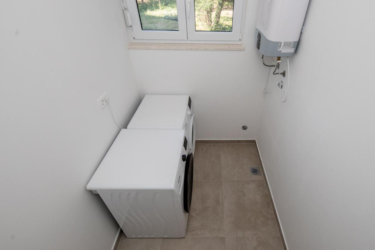 Peaceful Haven Near The Sea-Apartments Torlak Rab Banjol Luaran gambar